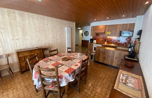 La Chapelle-d'Abondance Apartment | Spacious 3-Room Apartment Near Ski Slopes with Balcony and Parking
