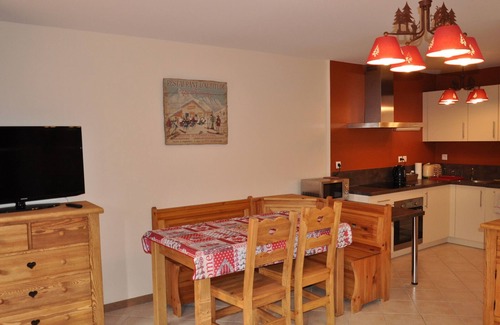 La Chapelle-d'Abondance Apartment | Spacious 2BR Apartment with Large Balcony/Terrace! Free Multi Pass!
