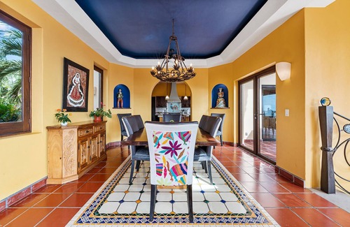 San Francisco Villa | Spacious Luxury Villa - 2 Pools & Ocean Views - Sleeps 16, Perfect for Reunions!