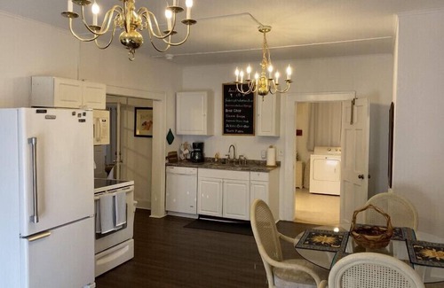 DeLand Apartment | Spacious 1/1 apartment near Stetson, sky diving, river, springs, racing, beaches