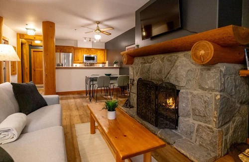 Nordic Estates House | Spacious 1.5BR: 5 min to Village with Private Hot tub & Pool!