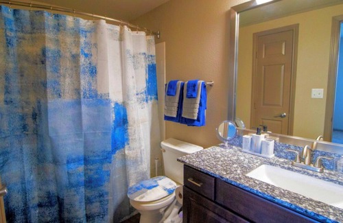 Grogan's Mill Apartment | Spacious 1 Bd W/ Garage In The Woodlands|Pool