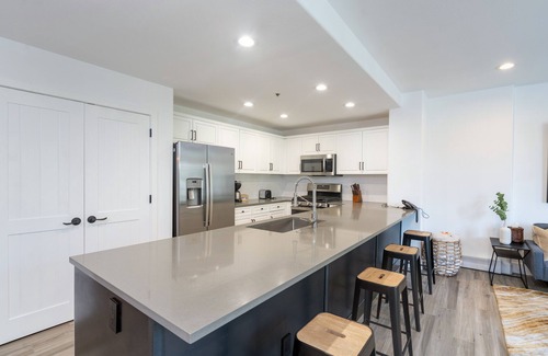 Mountain Village Condo | Spacious 1 BDR Mountain Village Condo with Balcony