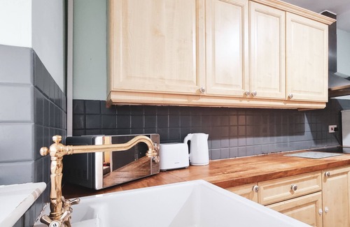 Offerton House | Spacious 1-Bed Annex with Private backyard