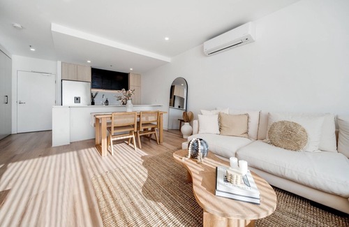 Narrabundah Apartment | Spacious 1-Bed Apartment with Gym, BBQ & Parking