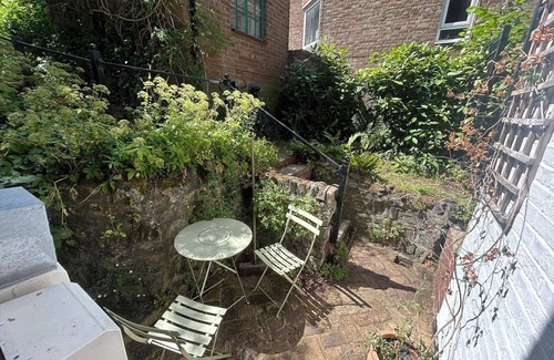 Crouch End Apartment | Spacious 1-Bed Flat with Garden near Finsbury Park