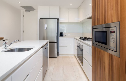 City East Apartment | Spacious 1-Bed with View in Central Location