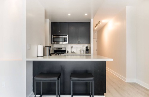 Nob Hill Apartment | Spacious 1 bedroom apartment with work desk in San Francisco