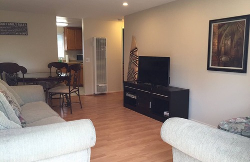 Santa Ana Heights Apartment | Spacious 1-bedroom 10min from beach! Pet friendly - WiFi, AC, Parking,Yard