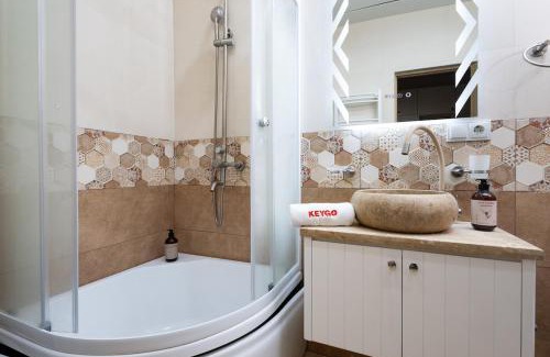 Kentron Apartment | Spacious 1 bedroom apartment KEYGO #0176 sophistication and privacy near Tsitsernakaberd Park
