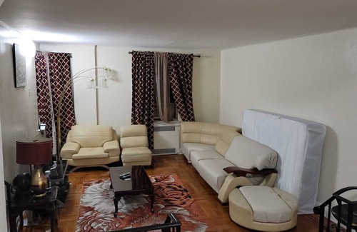 Ditmas Park House | Spacious 1 bedroom, apartment in the heart of Brooklyn