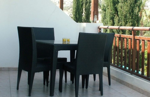Peyia Town Apartment | Spacious 1 bedroom apartment, perfect for relaxing or exploring!
