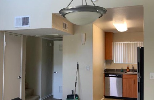 Woodland Hills Apartment | Spacious 1 Bedroom Apt in Woodland Hills CA