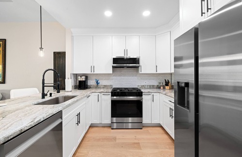 Reunion Condo | Spacious 1-Bedroom Condo w/2 Private Balconies – Walk to Pool, Gym, Dining & More
