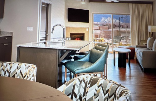 Moab Condo | Spacious 1-bedroom condo in magical Moab with WiFi, fitness room