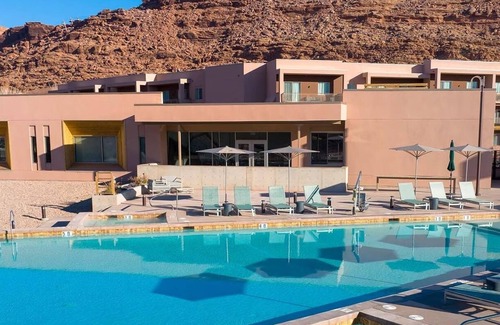 Moab Condo | Spacious 1-bedroom condo in magical Moab with WiFi, fitness room