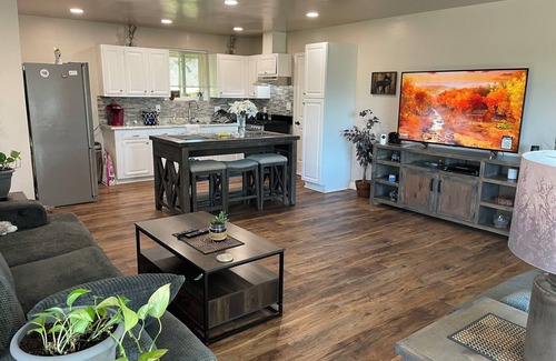 Auburn House | Spacious 1-Bedroom Country Home in South Auburn Close to Hiking and Old Town