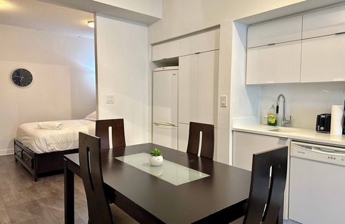 CityPlace Apartment | Spacious 1 bedroom + den w/parking