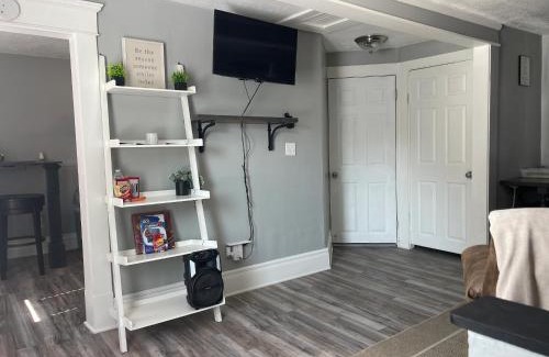 Lansing Apartment | Spacious 1 Bedroom Duplex