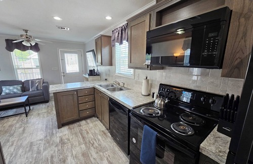Kissimmee House | SPACIOUS 1 BEDROOM HOUSE IN DISNEY AREA 5 STAR RATED MILL CREEK RESORT 2775