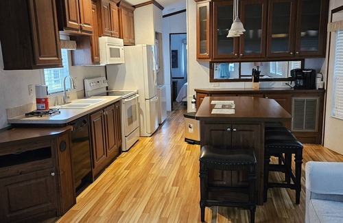 Kissimmee Resort | SPACIOUS 1 BEDROOM HOUSE GOLF CART IN DISNEY AREA 5 STAR RATED MILL CREEK RESORT