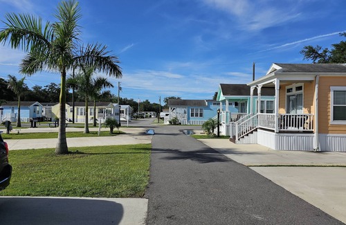 Kissimmee Resort | SPACIOUS 1 BEDROOM HOUSE IN DISNEY AREA 5 STAR RATED MILL CREEK RESORT 1377