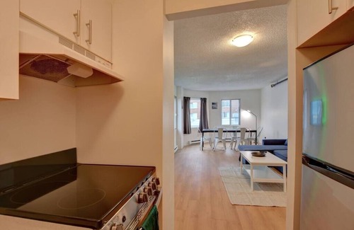 Laval Apartment | Spacious 1 bedroom in Laval, wifi,parking all incl