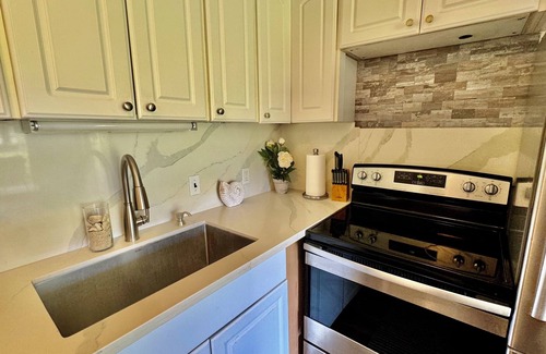 Kahuku Condo | Spacious 1 Bedroom Turtle Bay Condo Split into 2 Studios 💜 Walk to Beach 🏖️