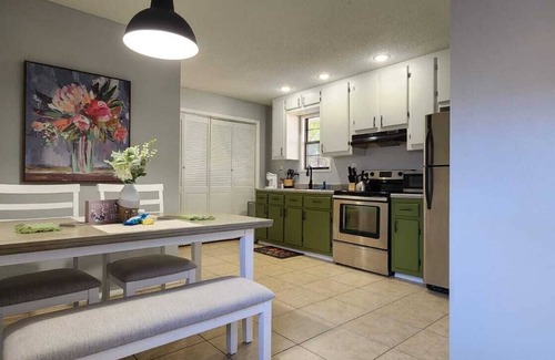 Avondale House | Spacious 1 bedroom Avondale guesthouse 🏡