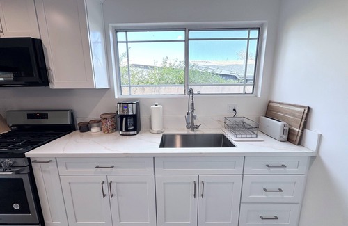 Granada Hills South House | Spacious 1-bedroom private Oasis, In beautiful Granada Hills.