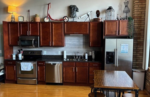 South Haven Condo | Spacious 1 Bedroom Condo with Indoor Pool, Theatre, Gym, and Close to Beach!