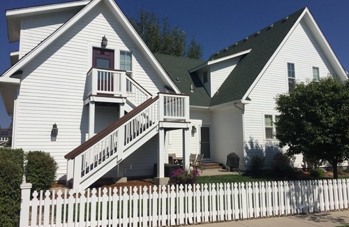 North Central Westminster Apartment | Spacious 1 Bedroom Apartment Centrally Located between Denver and Boulder.
