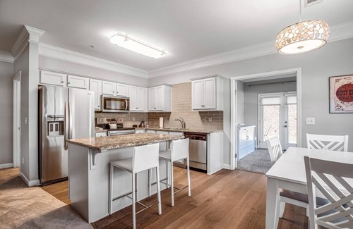 Historic Waverly Apartment | Spacious 1 Bedroom with Pool, Gym and Private Patio in 12 South/Melrose