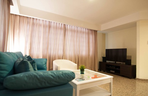 Orchard Apartment | Spacious 1 BR Deluxe near Orchard