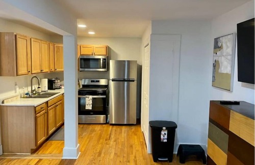 Poughkeepsie Villa | Spacious 1 BR Unit w/Washer-Dryer and Parking