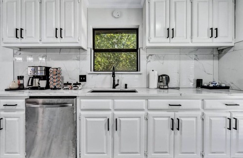 Garland House | Spacious 1 Story Home: Game Room, Grill, Patio