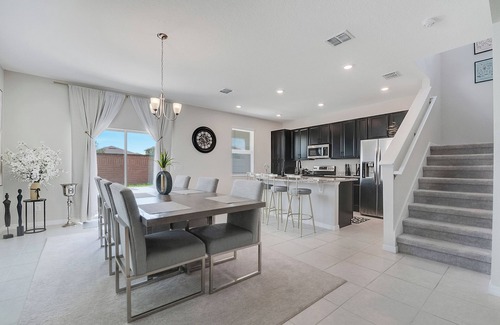 West Haven House | Spacious 12- Guest 4-bedroom Comfy Home Near Disney