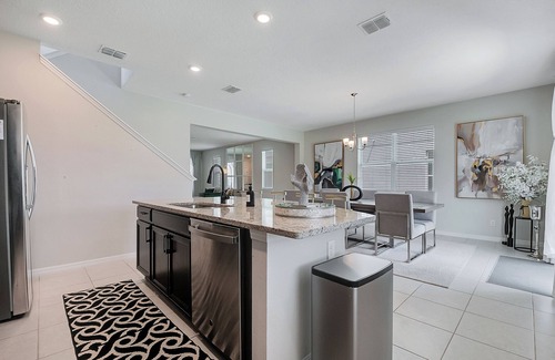 West Haven House | Spacious 12- Guest 4-bedroom Comfy Home Near Disney