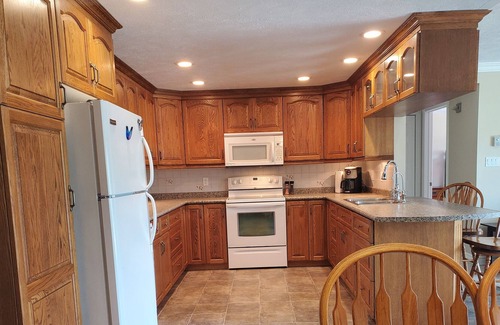 Walkerton Condo | Spacious 1300 ft² condo w/ balcony overlooks river