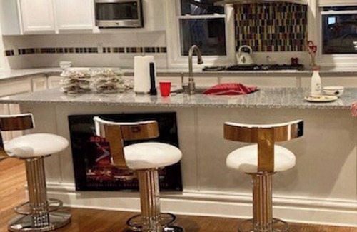 Marissa House | Spacious 1845 Mansion with modern amenities. Loved by large groups, 5bd/4.5ba!