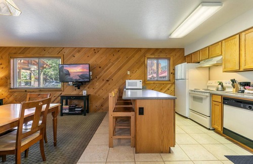Truckee Condo | Spacious 1BR Condo w/Partial Lake View #117 at Donner Lake Village