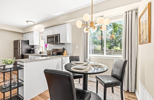 Roseville Apartment | Spacious 1BR Flat w/King Bed & Workspace