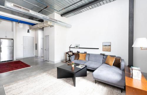 Westown Apartment | Spacious 1BR Near Fiserv with Rooftop, Gym, and Parking