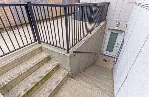 District of North Vancouver House | Spacious 1BR Suite + Sofa Bed Near Capilano Bridge & Trails