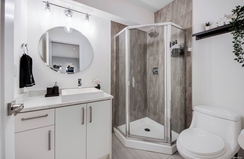 District of North Vancouver House | Spacious 1BR Suite + Sofa Bed Near Capilano Bridge & Trails