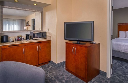 University Place Hotel | Spacious 1BR Unit Near Pavilion | Pet-Friendly, Pool, Fitness Center