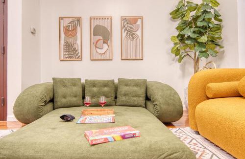 Bushwick Apartment | Spacious 1BR with King Bed, AC, Wifi & Streaming Entertainment