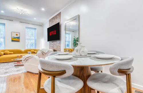 Bushwick Apartment | Spacious 1BR with King Bed, AC, Wifi & Streaming Entertainment