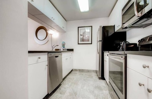 Hoboken Apartment | Spacious 1BR | Work Remote | Laundry + Kitchen | Hoboken