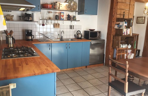 Chaparon Apartment | Spacious 1st floor apartment on Lake Annecy